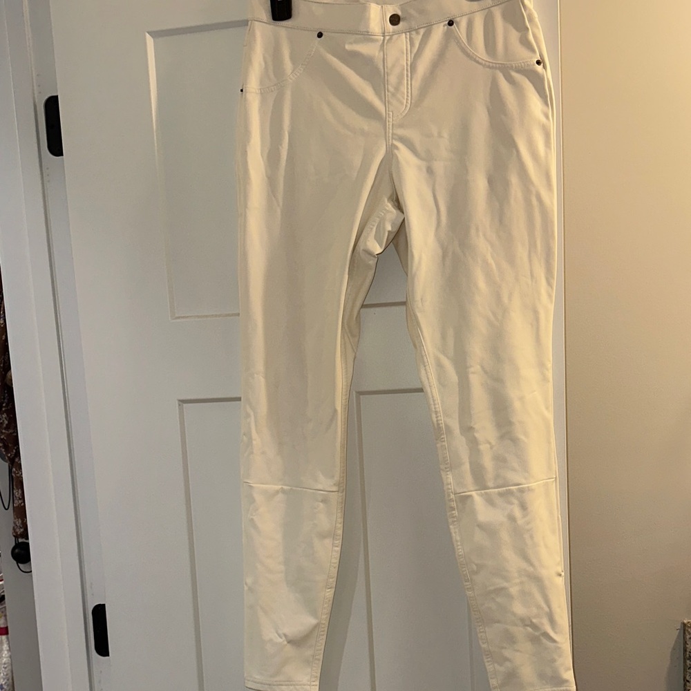 HUE Cream High-Rise Stretch Leggings
